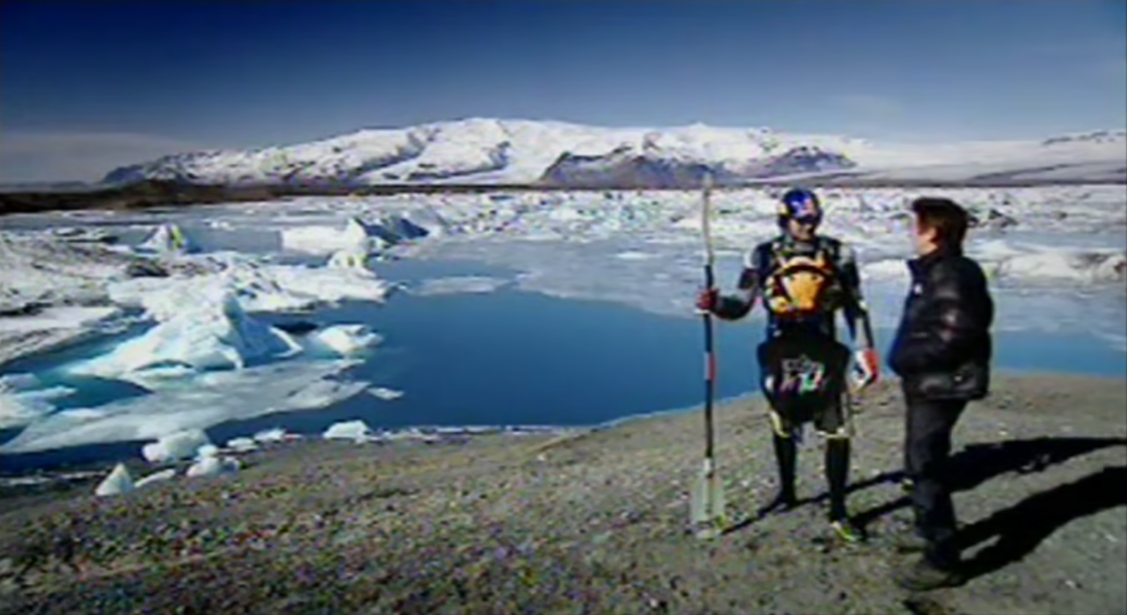 Richard and the Kayaker in Iceland (© Top Gear / BBC)